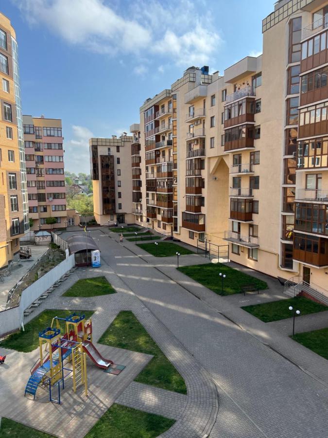 Затишні Апартаменти Chernivtsi Exterior photo